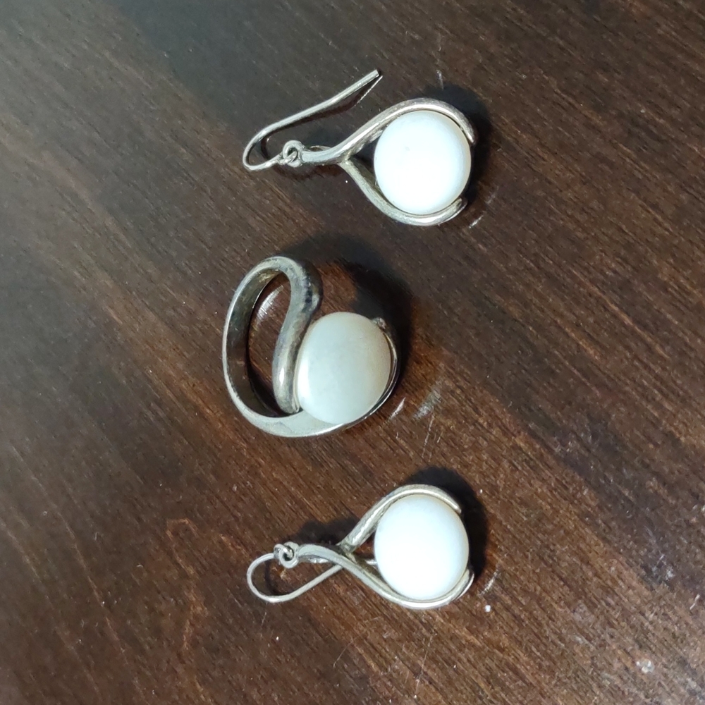 Ring and earrings set